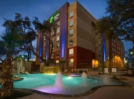 H I Express & Suites San Antonio Medical-Six Flags Kültér fotó